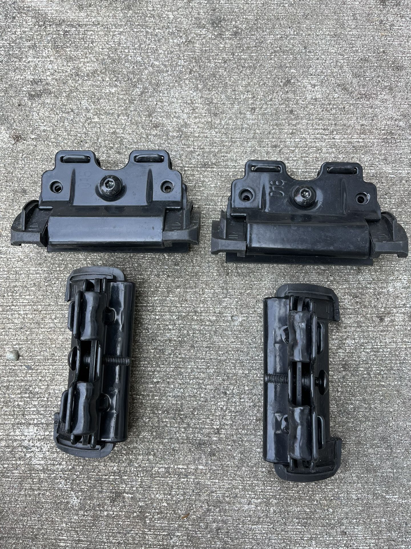 Thule 018 Roof Rack Mounting Brackets (Set of 4)