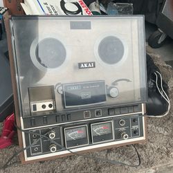 Akai 280 d with cover speakers and reels  reel to reel