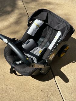 Doona Stroller & Car Seat with Base