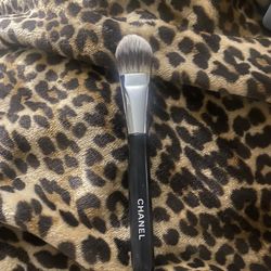 Chanel - foundation brush