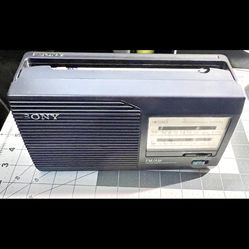 Vintage Sony FM/AM 2Band Radio ICF-24 120v Battery Powered Or Cord Power