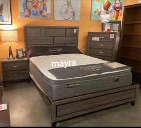 Bedroom Set Bed Nightstand ( Dresser Mirror Chest Sold Separately)