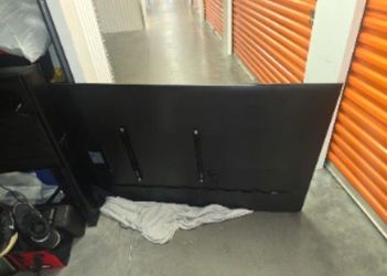70" Samsung smart tv Cleaning out storage need gone