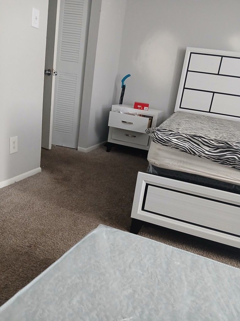 Queen Size Bedroom Set Mattress And Box Spring Included 