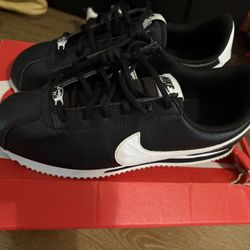 Nike Cortez Size 7Y