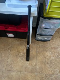 Victus wood bat