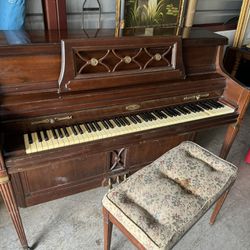 Vintage Wurlitzer Upright Piano 🎹 