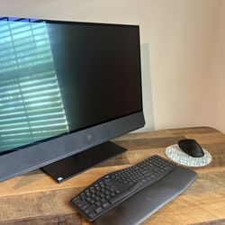 HP 32 in All in One Desktop