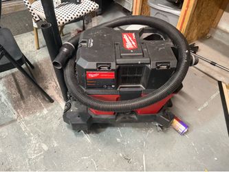 Vacuum battery powered
