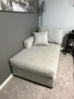 Chaise lounge