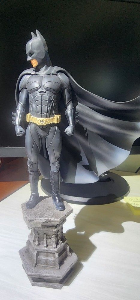 Batman Iron Studios 1/10 scale Statue