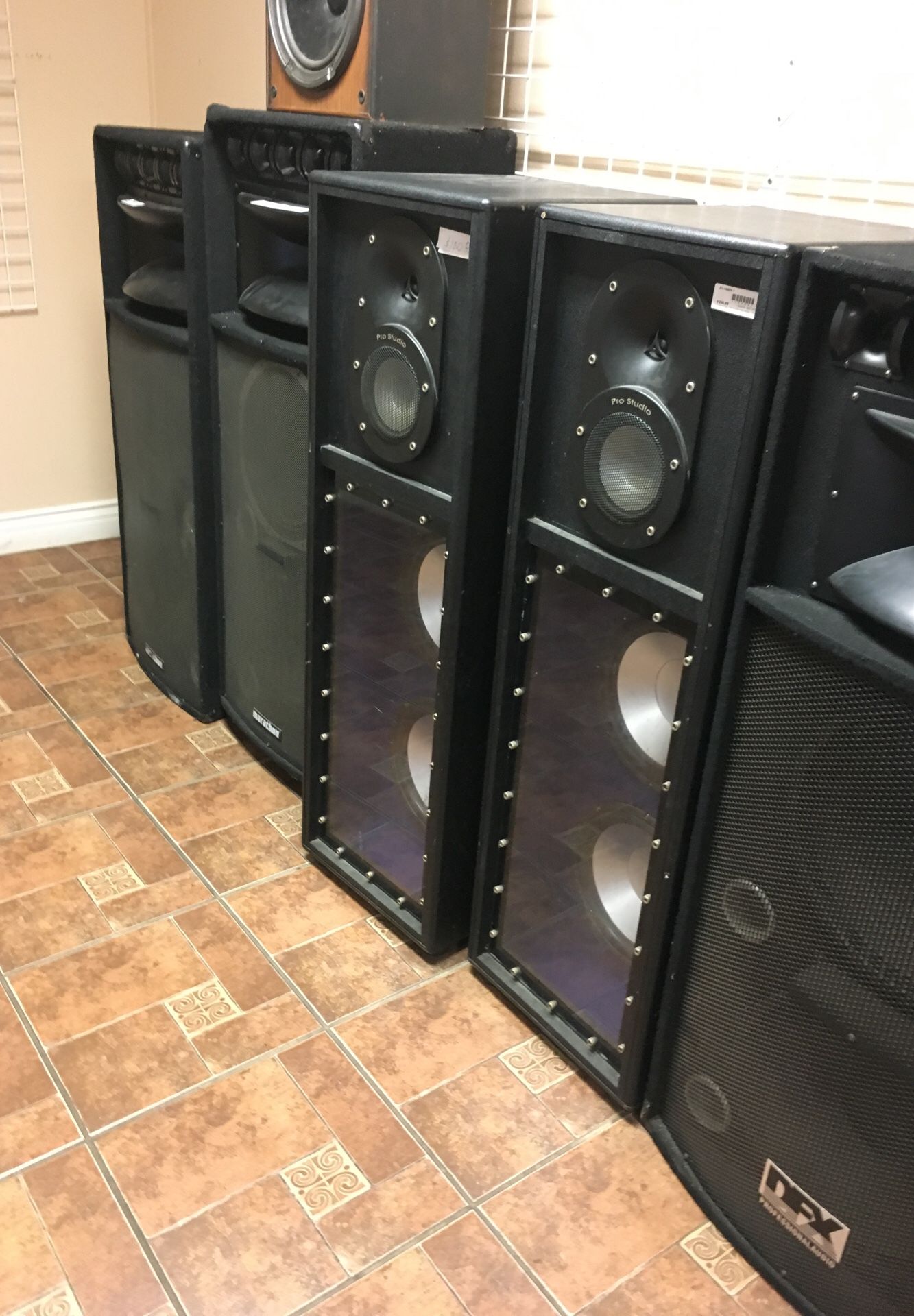 Pro studio pair of speakers