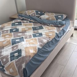 City Furniture Queen Bed With Mattress Light Beiger