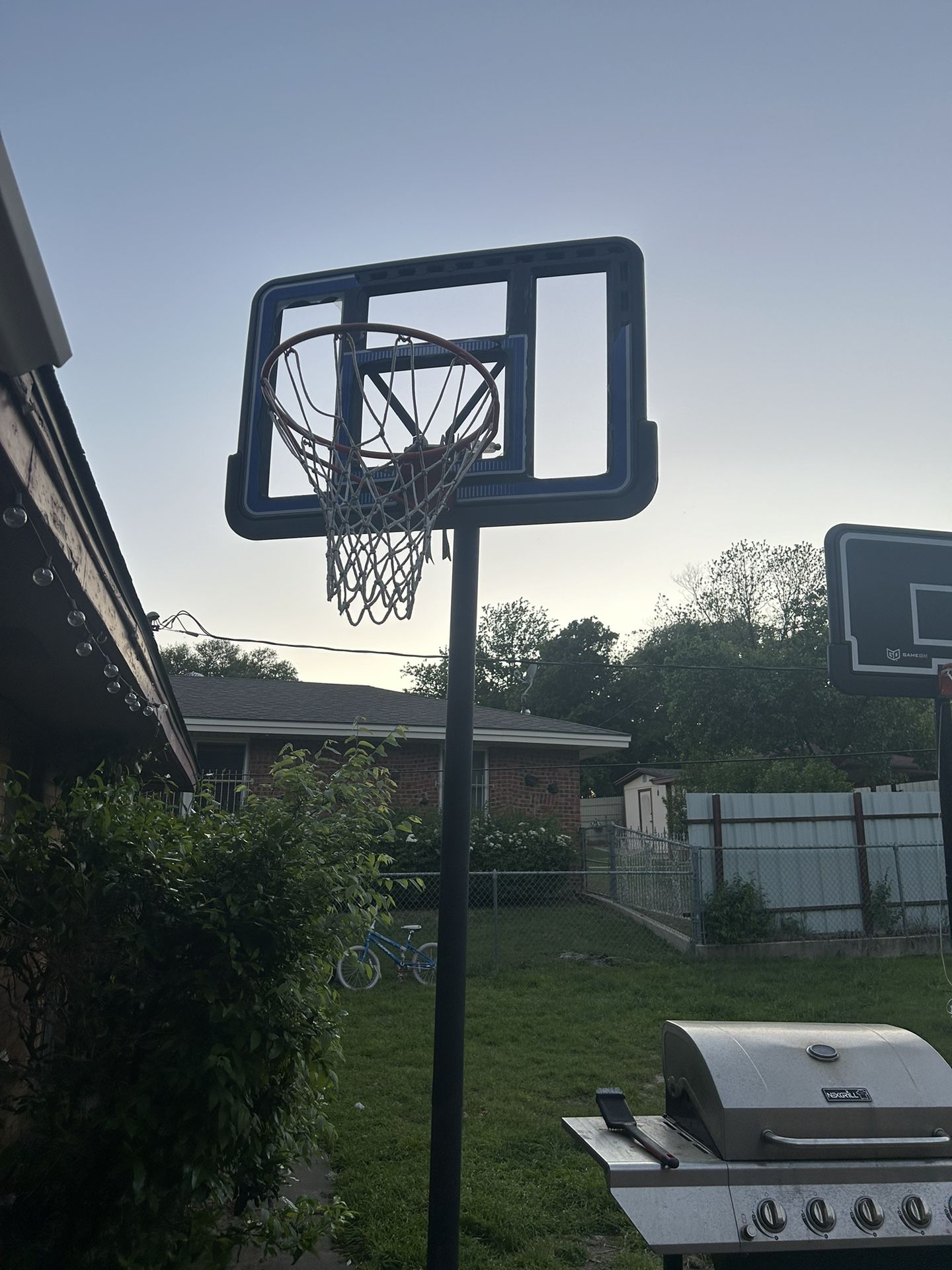 FREE FREE Basketball Hoop