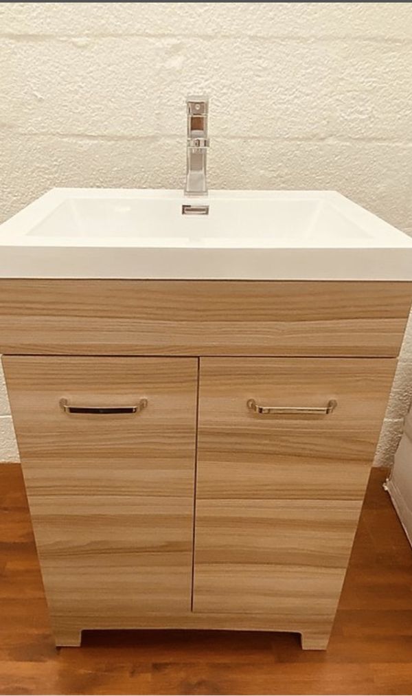 24" Bathroom Vanity for Sale in Hialeah, FL - OfferUp