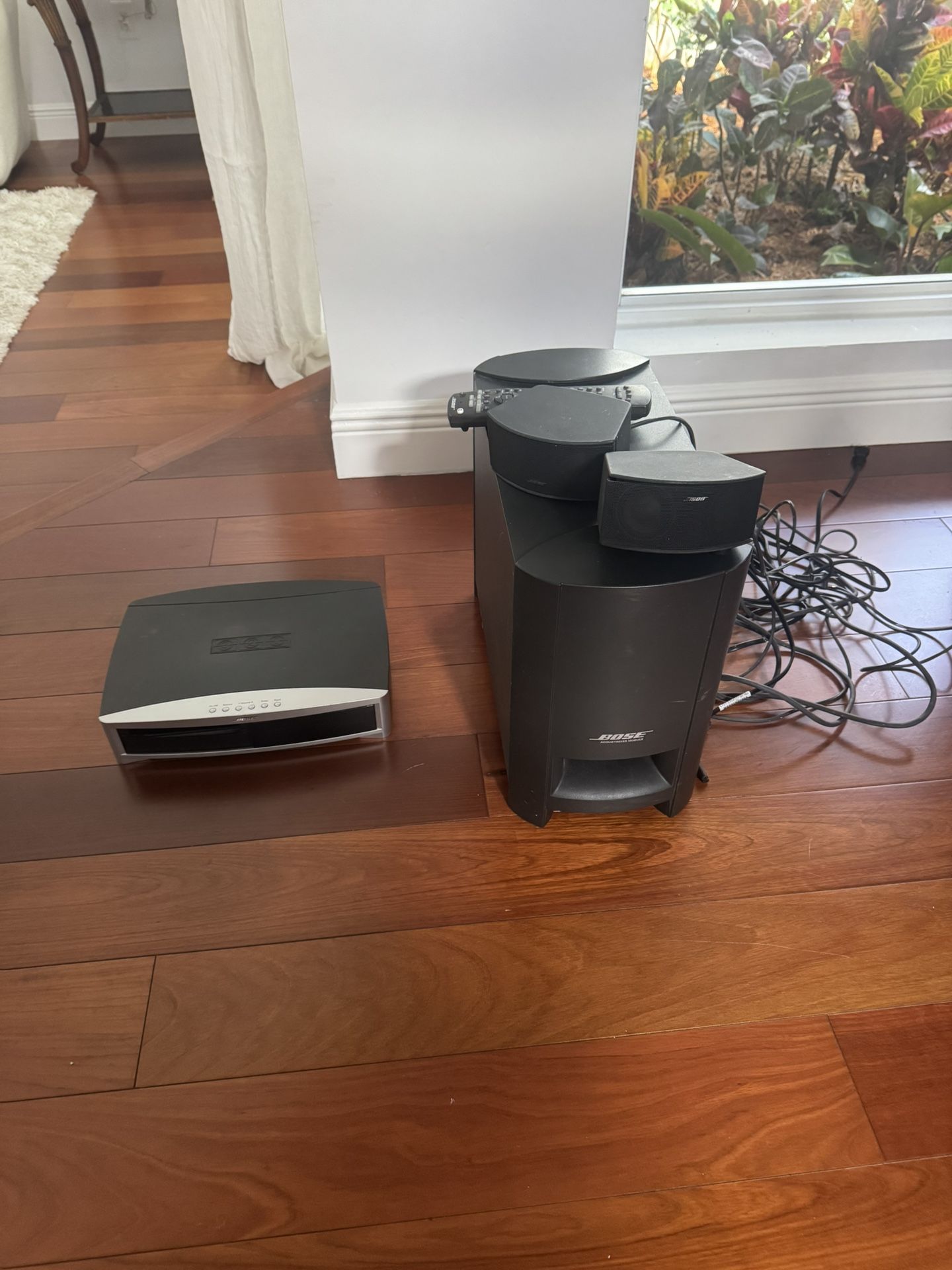 Bose System With CD And Speakers 