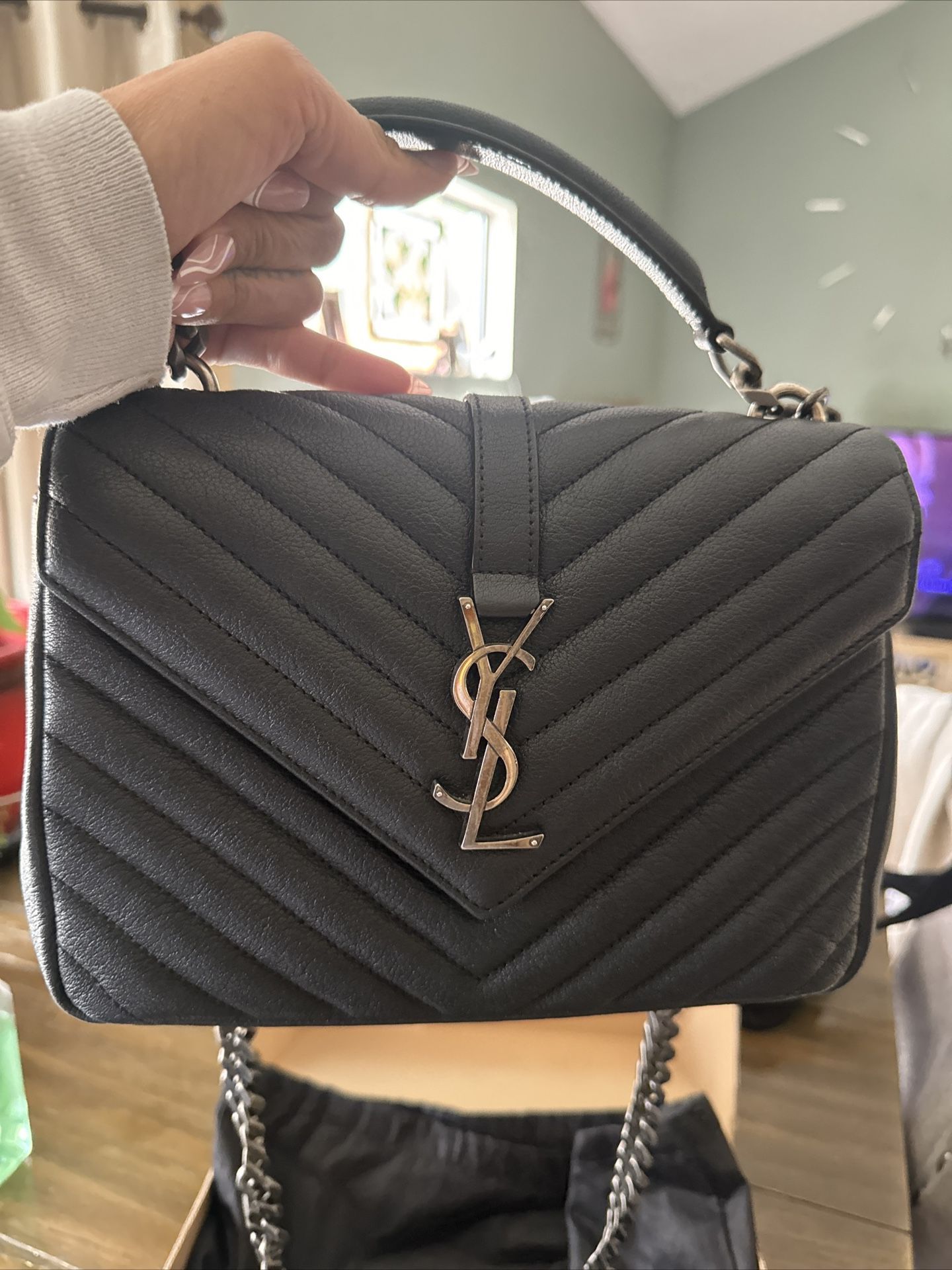 Beautiful YSL medium Handbag 