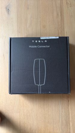 Tesla Mobile connector