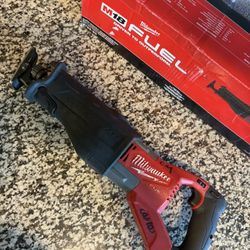 Milwaukee M18 Super SawZaw 