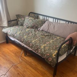 Day Bed with Trundle 