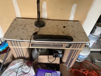 Nail table