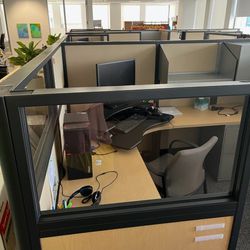 Office Cubicle With Glass