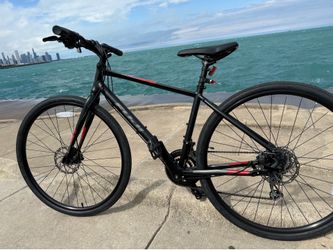 Fuji Hybrid Bike Absolute 1.9 Excellent Conditions - M Size