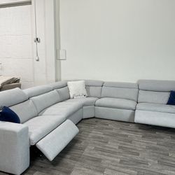 Like New! 5 Piece Power Reclining Sectional Couch (FREE DELIVERY 🚚)