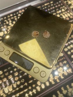 Circle nugget earrings