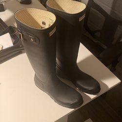 Hunter Black Boots 9M/10W