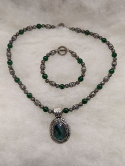 Necklace bracelet set