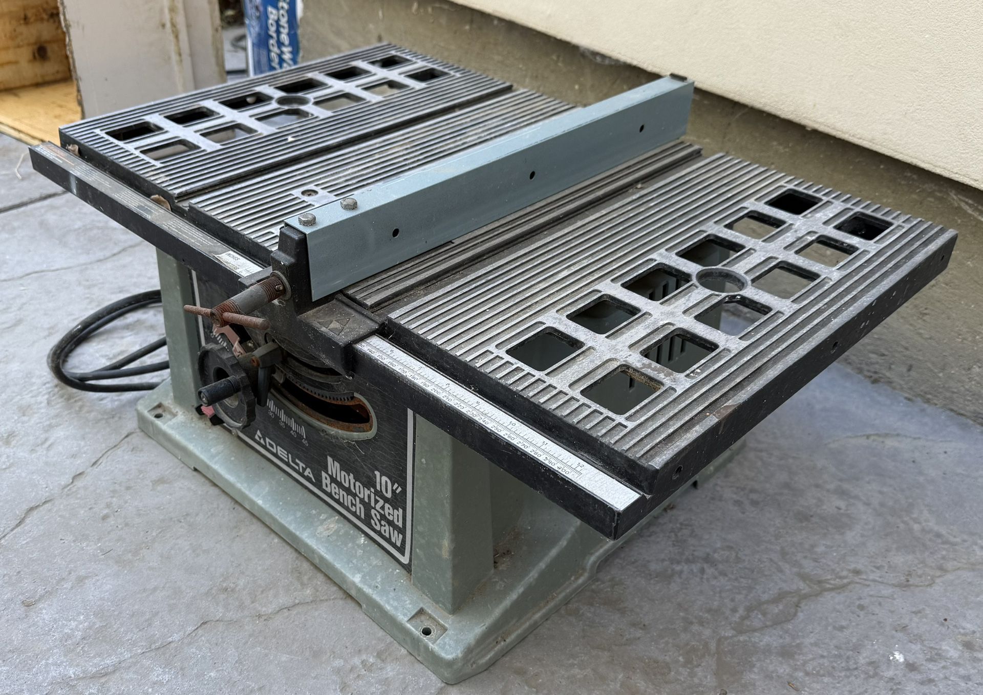 Delta 10 “ Motorized Bench Saw