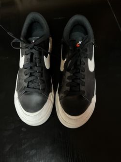 Nike Women’s Court Legacy Lift
