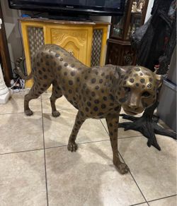 Large Bronze Cheetah Statue
