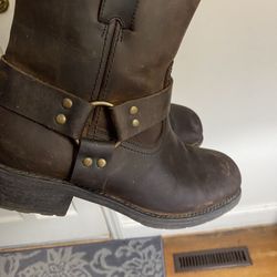 Men’s Boots. 
