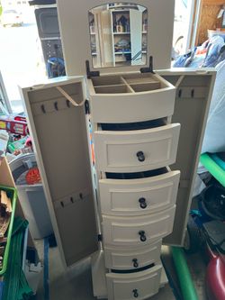 Large Jewelery Box
