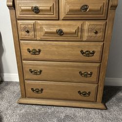 Dresser With 2 Nightstands