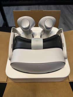 Meta Quest 3sVR Headset with Controllers