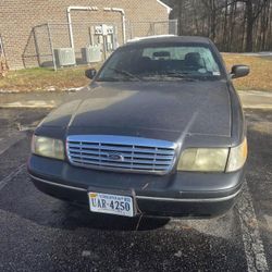 2005 Ford Crown Victoria