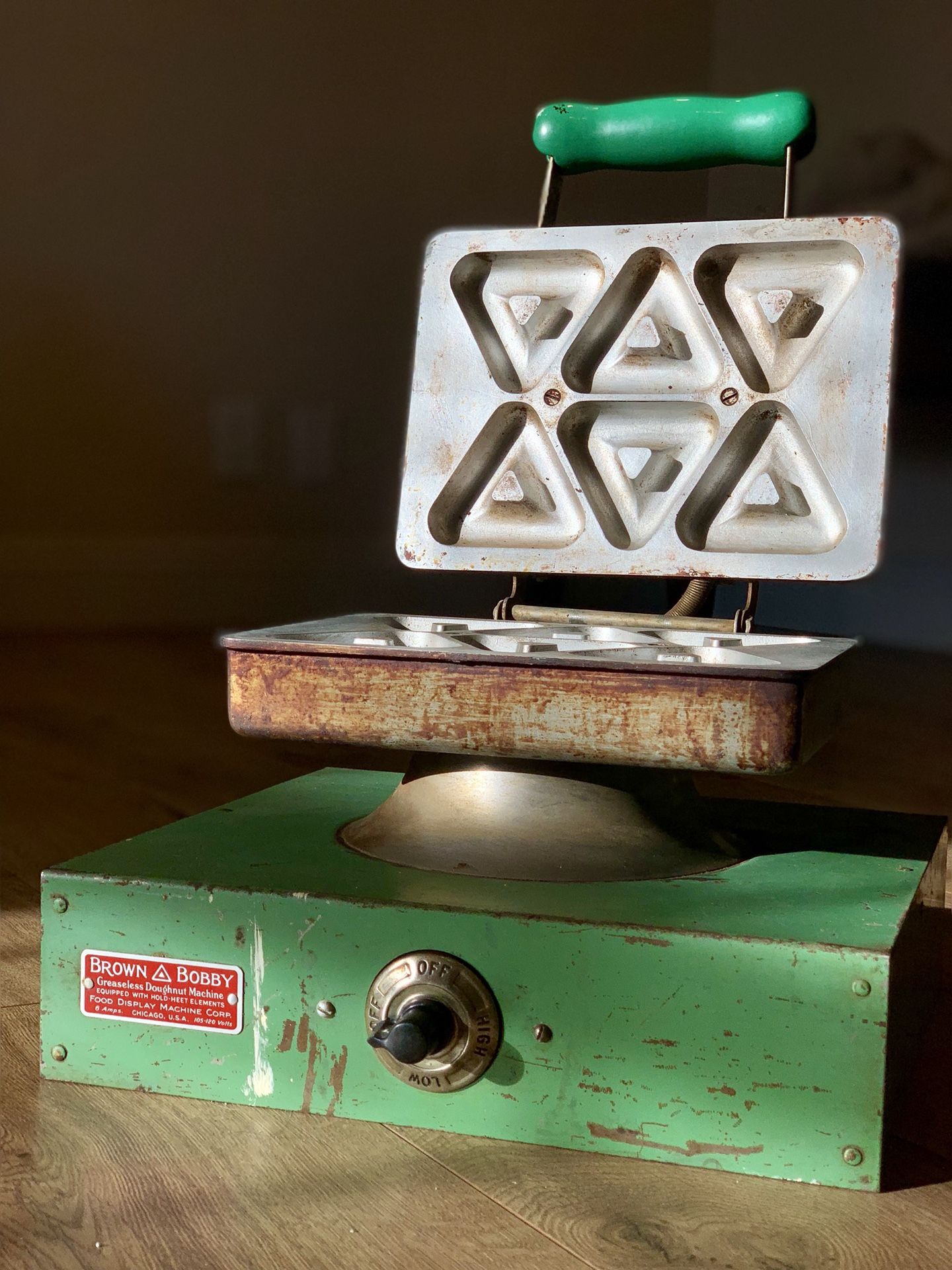 Brown Bobby Greaseless Donut Machine (VINTAGE! SUPER RARE! Works great!)