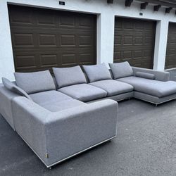 Sofa/Couch Sectional - Modular - Linen -  Perazzi - Delivery Available 🚛