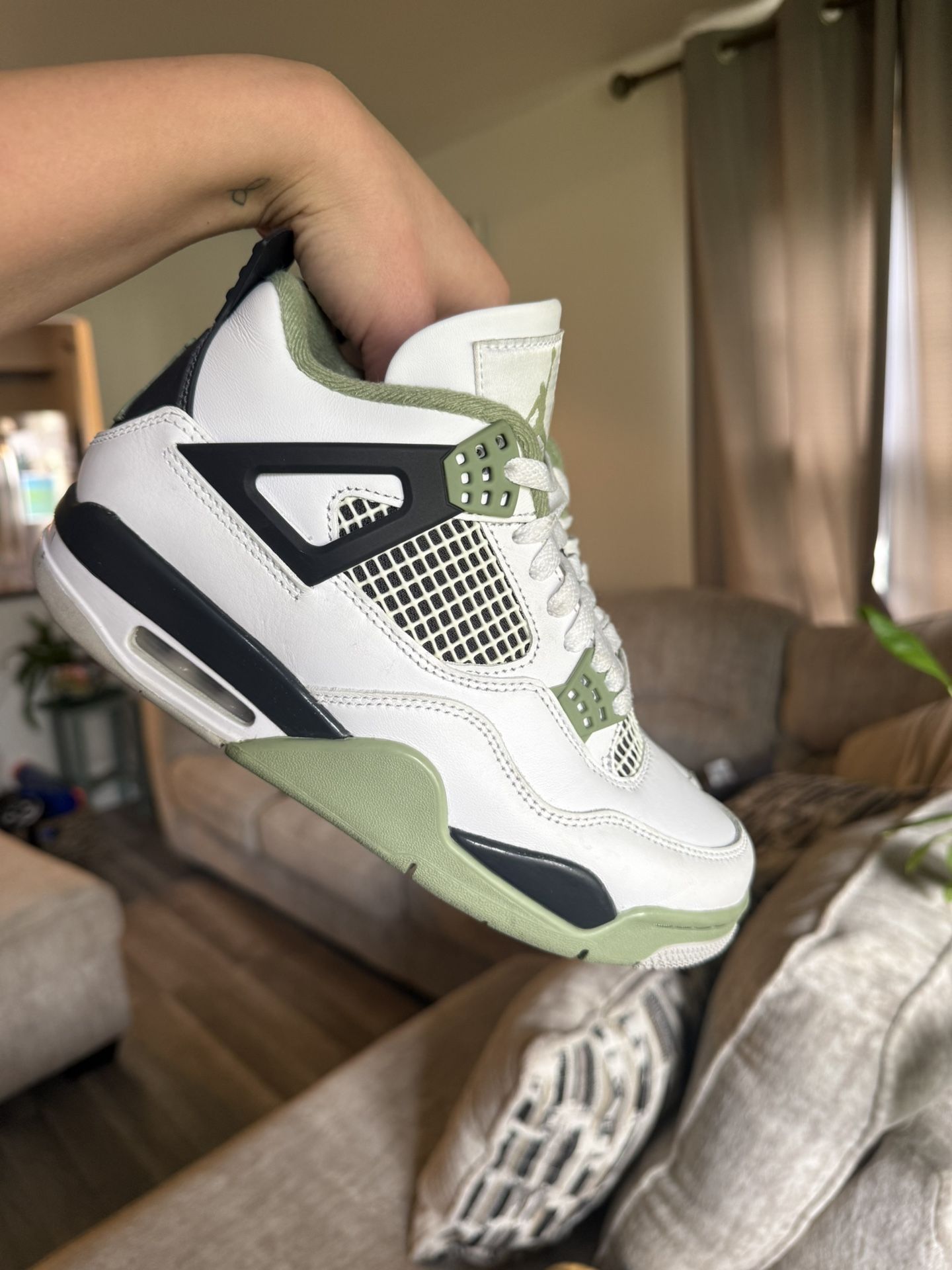 Jordan 4 Retro SEAFOAM