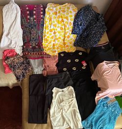 Women’s Sz S clothes lot of 18, some new.p/up Sheepshead Bay Brooklyn NY