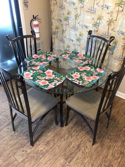 Glass top Kitchen table. (local pick up only)