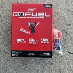Milwaukee M-12 Fuel 1/2 Stubby Impact Wrench / (1) 1.5 AH Battery Pack. 2555-20