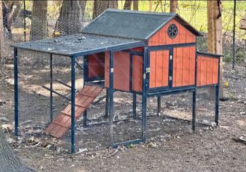 Producer's Pride Sentinel Chicken Coop