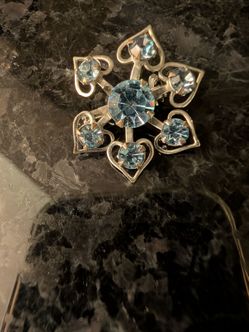 VINTAGE BLUE RHINESTONE PIN