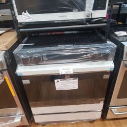 Samsung..Ge..profile..stove And Microwave..match Brand New Ready  To Deliver..$2400...warranty 