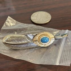 Knighthood Silver Feather With Blue Stone Detailing Lapel Pin Brooche 