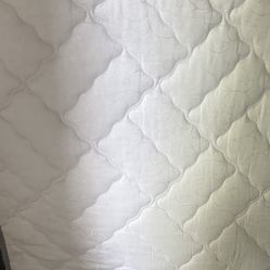 Full Size / Q/Twin & K Bed Sets: Bed Frame, Mattresses, Box Springs & Headboard